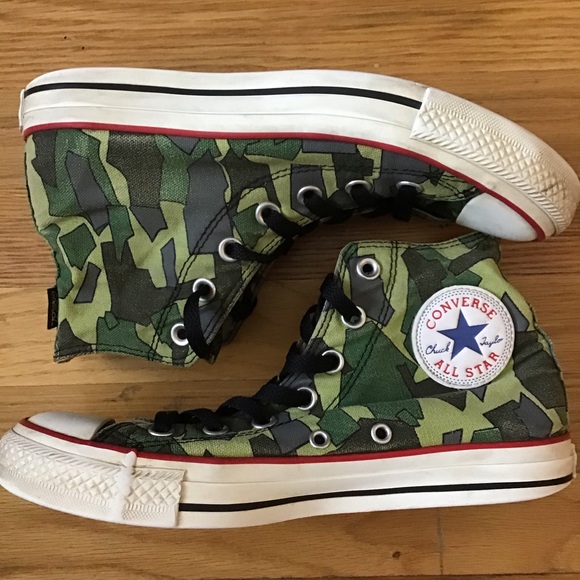 gorillaz chucks